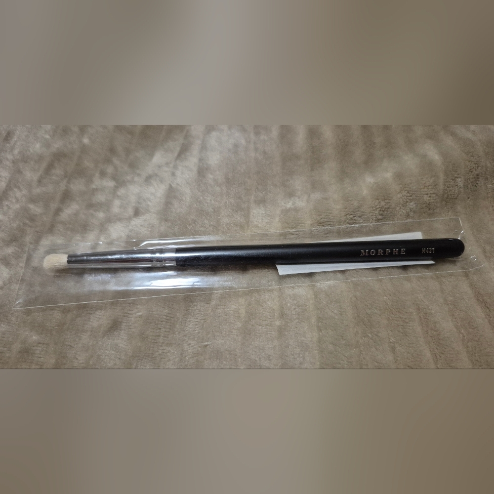 Morphe M431 Precision Pencil Crease Brush